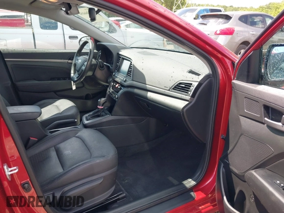 2017 Hyundai Elantra SE z VIN 5NPD84LF8HH070796, wystawiony jako IAAI lot #42366050 z przebiegiem 47 875 mil mil oraz . Historia ofert i sprzedaży dostępna na DreamBid. Obrazek 5.