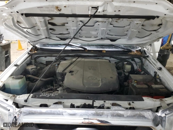 2015 Toyota Tacoma with VIN 3TMLU4EN8FM183988, listed as a Copart auction lot 44211605 with 90,205 mi miles and Salvage Title. Bid and sale history available at carsss.com. Image 11.