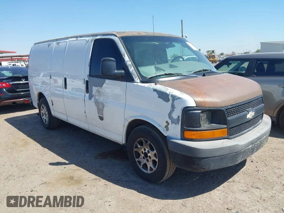 2005 Chevrolet Express Cargo z VIN 1GCFG15X851193419, wystawiony jako IAAI lot #42293836 z przebiegiem 240 169 mil mil oraz . Historia ofert i sprzedaży dostępna na DreamBid. Obrazek 1.