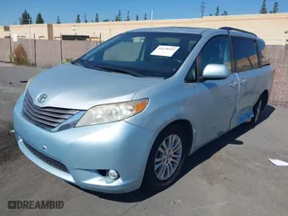 2015 Toyota Sienna XLE with VIN 5TDYK3DC2FS682372, listed as a IAAI auction lot 41670253 with 125,317 mi miles. Bid and sale history available at carsss.com. Image 17.