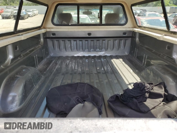 2008 GMC Sierra 1500 Work Truck с VIN 1GTEC14C78E131674, выставлен на аукционе Copart как лот 59882414 с пробегом 222 102 миль миль и Списание • Salvage title. История ставок и продаж доступна на DreamBid. Изображение 10.