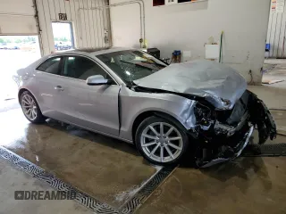 2015 Audi A5 Premium z VIN WAUGFAFR7FA038236, wystawiony jako Copart lot #56318175 z przebiegiem 85 407 mil mil oraz Szkody całkowita. Historia ofert i sprzedaży dostępna na DreamBid. Obrazek 4.
