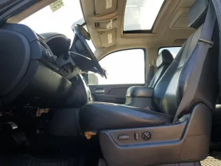 2007 Chevrolet Avalanche 3LT with VIN 3GNFK12377G268008, listed as a Copart auction lot 51450584 with 155,748 mi miles and Salvage Title. Bid and sale history available at DreamBid. Image 7.