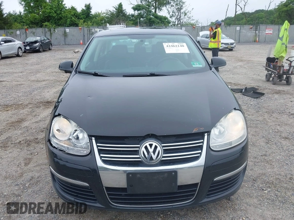 2010 Volkswagen Jetta Limited Edition with VIN 3VWRZ7AJ0AM105047, listed as a IAAI auction lot 42462140 with 199,668 mi miles and . Bid and sale history available at DreamBid. Image 12.