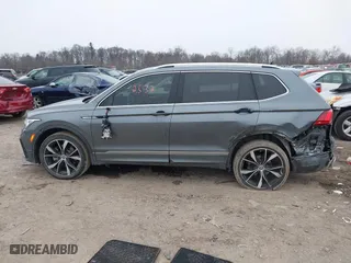 2022 Volkswagen Tiguan SEL R-Line with VIN 3VV4B7AX1NM159048, listed as a IAAI auction lot 41352532 with 33,394 mi miles. Bid and sale history available at carsss.com. Image 14.