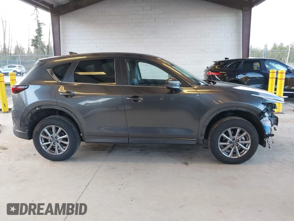 2024 Mazda CX-5 2.5 S Preferred Package with VIN JM3KFBCL1R0428883, listed as a IAAI auction lot 41755898 with 7,386 mi miles. Bid and sale history available at carsss.com. Image 14.