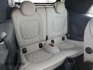 2024 MINI Convertible Cooper S z VIN WMW43DL04R3S24716, wystawiony jako Copart lot #63449955 z przebiegiem 11 863 mil mil oraz Nie do naprawy • Non repairable. Historia ofert i sprzedaży dostępna na DreamBid. Obrazek 10.