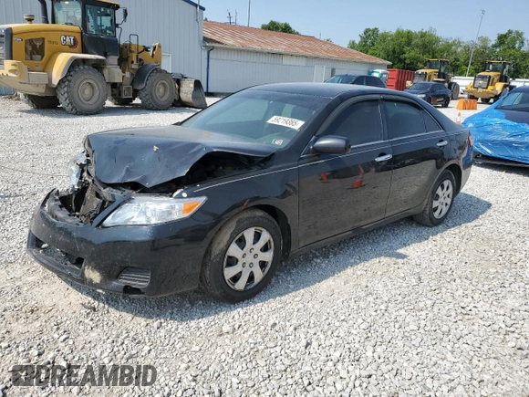 2010 Toyota Camry z VIN 4T1BF3EK9AU013984, wystawiony jako Copart lot #59219365 z przebiegiem Nie podano mil oraz Szkoda całkowita • Salvage title. Historia ofert i sprzedaży dostępna na DreamBid. Obrazek 1.