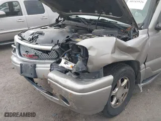2002 GMC Yukon XL Denali with VIN 1GKFK66U42J264891, listed as a IAAI auction lot 40545926 with 232,303 mi miles. Bid and sale history available at carsss.com. Image 6.