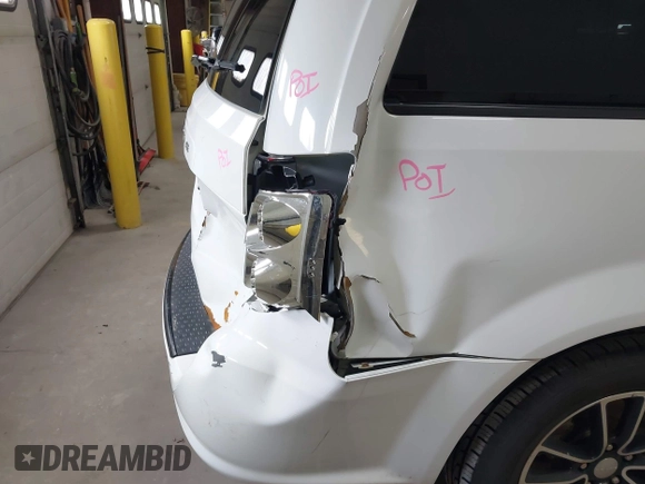 2019 Dodge Grand Caravan SE with VIN 2C4RDGBG8KR503122, listed as a IAAI auction lot 41983380 with 128,692 mi miles and . Bid and sale history available at DreamBid. Image 6.