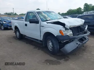 2013 Ford F-150 XL z VIN 1FTMF1CM9DKD55134, wystawiony jako IAAI lot #42376923 z przebiegiem 74 237 mil mil oraz . Historia ofert i sprzedaży dostępna na DreamBid. Obrazek 1.