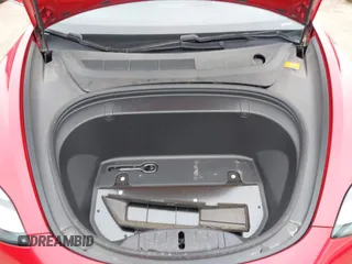 2018 Tesla Model 3 Long Range Battery z VIN 5YJ3E1EB8JF119898, wystawiony jako IAAI lot #42297445 z przebiegiem 29 555 mil mil oraz . Historia ofert i sprzedaży dostępna na DreamBid. Obrazek 10.