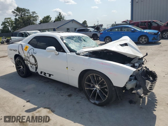 2016 Dodge Challenger R/T Scat Pack z VIN 2C3CDZFJ8GH148638, wystawiony jako Copart lot #63224774 z przebiegiem Nie podano mil oraz Szkody całkowita. Historia ofert i sprzedaży dostępna na DreamBid. Obrazek 4.