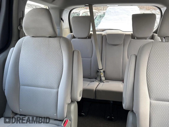 2016 Kia Sedona L with VIN KNDMA5C13G6173955, listed as a Copart auction lot 47967475 with 203,987 mi miles and Clean Title. Bid and sale history available at DreamBid. Image 7.