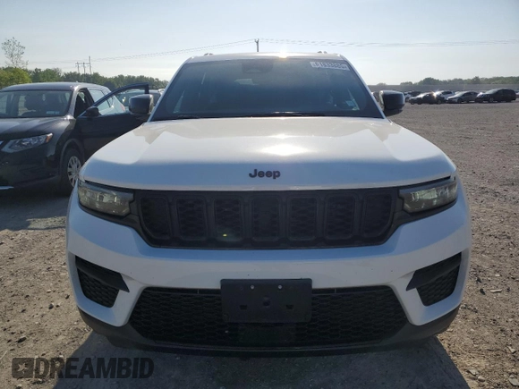 2024 Jeep Grand Cherokee Altitude X with VIN 1C4RJHAG2RC233758, listed as a Copart auction lot 61833885 with 4,492 mi miles and Salvage title. Bid and sale history available at DreamBid. Image 5.