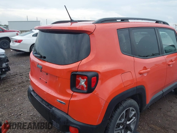 2017 Jeep Renegade Latitude z VIN ZACCJBBB7HPF30024, wystawiony jako IAAI lot #42176035 z przebiegiem 78 928 mil mil oraz . Historia ofert i sprzedaży dostępna na DreamBid. Obrazek 4.