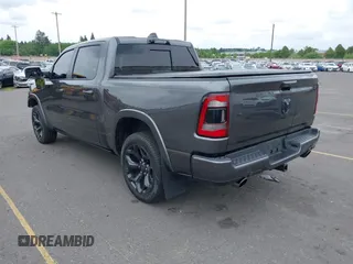 2022 Ram 1500 Limited z VIN 1C6SRFHM6NN134716, wystawiony jako IAAI lot #42250431 z przebiegiem 12 051 mil mil oraz . Historia ofert i sprzedaży dostępna na DreamBid. Obrazek 3.