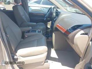2014 Chrysler Town & Country Touring with VIN 2C4RC1BG3ER418600, listed as a IAAI auction lot 42132277 with 72,406 mi miles and . Bid and sale history available at DreamBid. Image 5.