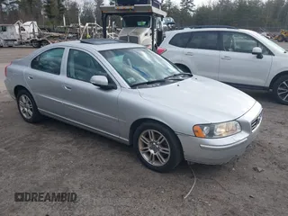 2007 Volvo S60 2.5L Turbo with VIN YV1RH592072609664, listed as a IAAI auction lot 41865512 with 200,528 mi miles. Bid and sale history available at carsss.com. Image 1.