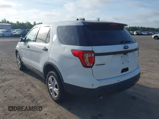 2017 Ford Police Interceptor Utility z VIN 1FM5K8AR3HGB93125, wystawiony jako IAAI lot #42276492 z przebiegiem Nie podano mil oraz . Historia ofert i sprzedaży dostępna na DreamBid. Obrazek 3.