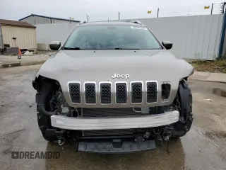 2019 Jeep Cherokee Latitude Plus with VIN 1C4PJMLN0KD384738, listed as a Copart auction lot 60099805 with 52,073 mi miles and Salvage title. Bid and sale history available at DreamBid. Image 5.