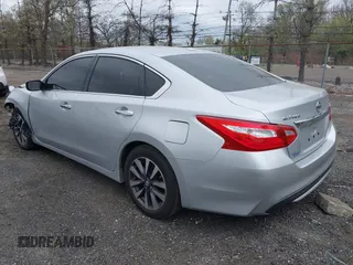 2017 Nissan Altima SR with VIN 1N4AL3AP6HC220784, listed as a IAAI auction lot 42085597 with 80,589 mi miles and . Bid and sale history available at DreamBid. Image 3.