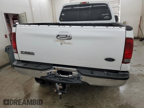 2003 Ford F-250 XL z VIN 1FTNW21L43ED61246, wystawiony jako Copart lot #89172355 z przebiegiem 174 011 mil mil oraz Szkoda całkowita • Salvage title. Historia ofert i sprzedaży dostępna na DreamBid. Obrazek 6.