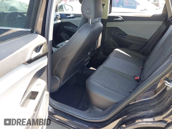 2022 Volkswagen Taos SE z VIN 3VVRX7B2XNM068564, wystawiony jako IAAI lot #42174805 z przebiegiem 26 307 mil mil oraz . Historia ofert i sprzedaży dostępna na DreamBid. Obrazek 8.