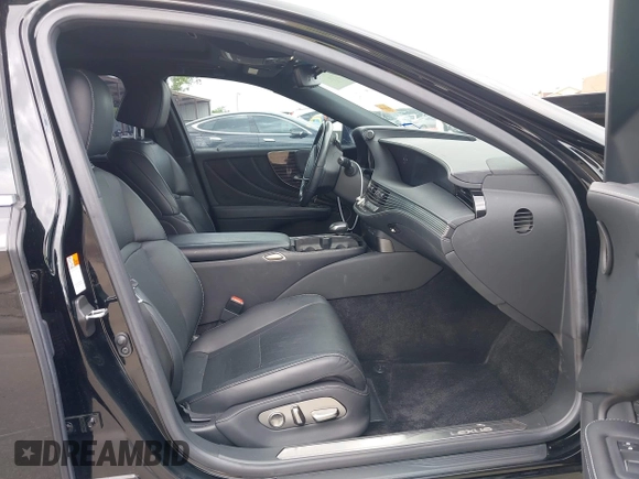 2020 Lexus LS 500 with VIN JTHD51FF1L5011017, listed as a IAAI auction lot 42061399 with 31,341 mi miles and . Bid and sale history available at DreamBid. Image 5.