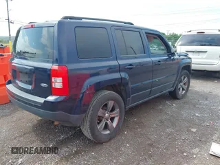 2015 Jeep Patriot High Altitude z VIN 1C4NJRFB9FD424889, wystawiony jako IAAI lot #42812531 z przebiegiem 140 173 mil mil oraz . Historia ofert i sprzedaży dostępna na DreamBid. Obrazek 4.