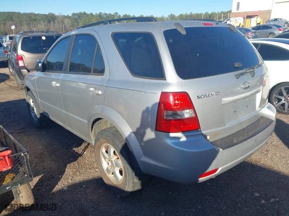 2009 Kia Sorento LX with VIN KNDJD735X95872078, listed as a IAAI auction lot 41201260 with 202,674 mi miles. Bid and sale history available at carsss.com. Image 3.