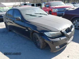 2009 BMW 3 Series 328i with VIN WBAPH77509NM31145, listed as a IAAI auction lot 41637654 with 206,024 mi miles. Bid and sale history available at carsss.com. Image 1.