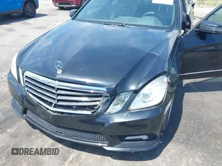 2011 Mercedes-Benz E-Class E 350 Luxury with VIN WDDHF5GB1BA462074, listed as a IAAI auction lot 42017000 with 170,658 mi miles. Bid and sale history available at carsss.com. Image 6.