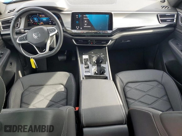 2024 Volkswagen Atlas SE with VIN 1V2KE2CA0RC248463, listed as a Copart auction lot 54363465 with 3,969 mi miles and Salvage title. Bid and sale history available at DreamBid. Image 8.