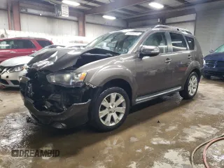 2010 Mitsubishi Outlander z VIN JA4AT3AW4AZ014118, wystawiony jako Copart lot #43340235 z przebiegiem 108 120 mil mil oraz Szkoda całkowita • Salvage title. Historia ofert i sprzedaży dostępna na DreamBid. Obrazek 1.
