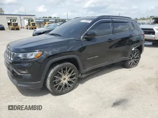 2024 Jeep Compass Latitude z VIN 3C4NJDBN0RT582281, wystawiony jako Copart lot #51135905 z przebiegiem 29 629 mil mil oraz Szkoda całkowita • Salvage title. Historia ofert i sprzedaży dostępna na DreamBid. Obrazek 1.