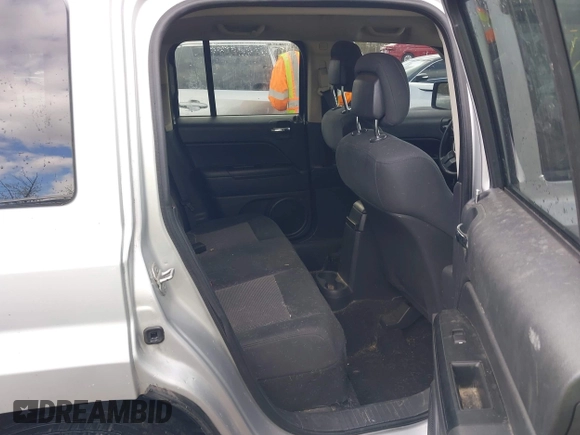 2011 Jeep Patriot Sport with VIN 1J4NF1GBXBD118483, listed as a IAAI auction lot 42039168 with 174,048 mi miles. Bid and sale history available at carsss.com. Image 8.
