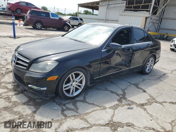 2014 Mercedes-Benz C 250 Sport z VIN WDDGF4HB9EA934191, wystawiony jako Copart lot #56050175 z przebiegiem 186 887 mil mil oraz Szkoda całkowita • Salvage title. Historia ofert i sprzedaży dostępna na DreamBid. Obrazek 1.