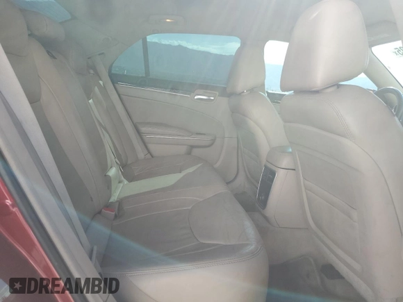 2014 Chrysler 300 z VIN 2C3CCARG0EH249562, wystawiony jako Copart lot #60331535 z przebiegiem 153 730 mil mil oraz Szkoda całkowita • Salvage title. Historia ofert i sprzedaży dostępna na DreamBid. Obrazek 10.