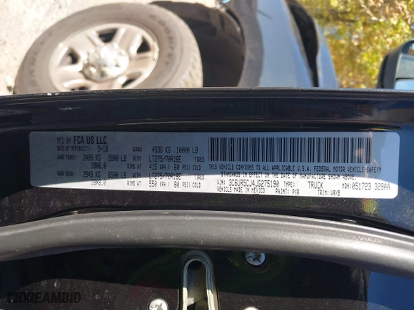 2018 Ram 2500 Tradesman with VIN 3C6UR5CJ4JG275190, listed as a IAAI auction lot 40623047 with 85,121 mi miles. Bid and sale history available at carsss.com. Image 9.
