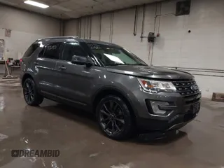2017 Ford Explorer XLT z VIN 1FM5K8D81HGD27004, wystawiony jako IAAI lot #41760831 z przebiegiem 107 187 mil mil oraz . Historia ofert i sprzedaży dostępna na DreamBid. Obrazek 1.