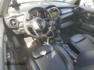 2016 MINI Convertible z VIN WMWWG5C53G3C18887, wystawiony jako Copart lot #51874965 z przebiegiem 78 102 mil mil oraz Szkody całkowita. Historia ofert i sprzedaży dostępna na DreamBid. Obrazek 8.