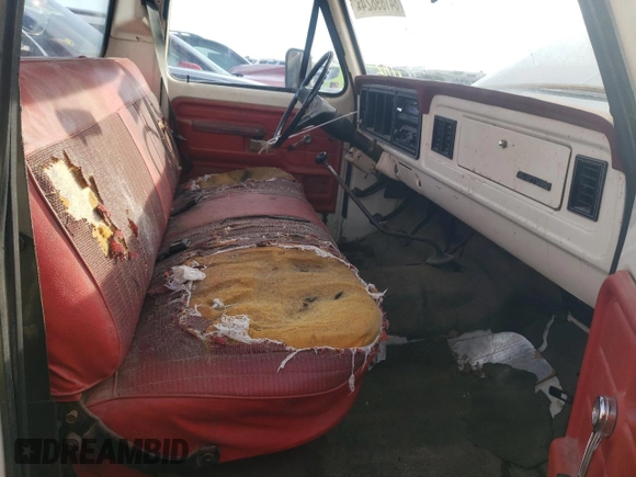 1977 Ford F-250 z VIN F25HRY08144, wystawiony jako Copart lot #84189824 z przebiegiem 30 222 mil mil oraz Szkoda całkowita • Salvage title. Historia ofert i sprzedaży dostępna na DreamBid. Obrazek 7.