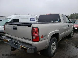 2005 Chevrolet Silverado 1500 Z71 with VIN 1GCEK19B35E160751, listed as a Copart auction lot 49528465 with 134,992 mi miles and Clean Title. Bid and sale history available at carsss.com. Image 3.
