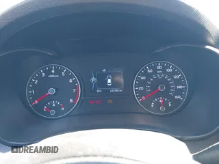 2016 Kia Optima LX z VIN 5XXGT4L34GG049312, wystawiony jako IAAI lot #41890581 z przebiegiem 142 360 mil mil oraz . Historia ofert i sprzedaży dostępna na DreamBid. Obrazek 7.