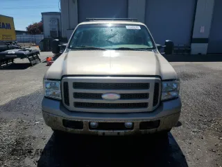 2005 Ford Excursion Limited with VIN 1FMSU43P55EC43337, listed as a Copart auction lot 55486245 with 213,302 mi miles and Clean Title. Bid and sale history available at DreamBid. Image 5.
