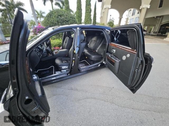 2012 Rolls-Royce Ghost z VIN SCA664L5XCUX65XXX, wystawiony jako Copart lot #59266345 z przebiegiem 70 898 mil mil oraz Tytuł czysty. Historia ofert i sprzedaży dostępna na DreamBid. Obrazek 7.