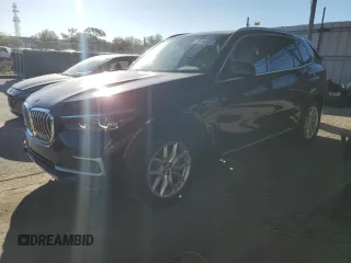 2023 BMW X5 sDrive40i with VIN 5UXCR4C02P9P39414, listed as a Copart auction lot 48818235 with 43,309 mi miles and Clean Title. Bid and sale history available at carsss.com. Image 1.
