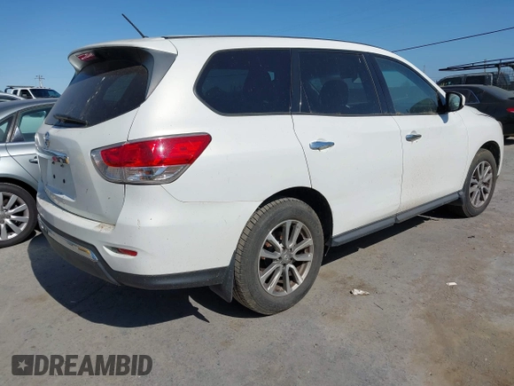 2014 Nissan Pathfinder S z VIN 5N1AR2MN7EC690794, wystawiony jako IAAI lot #42373987 z przebiegiem 147 592 mil mil oraz . Historia ofert i sprzedaży dostępna na DreamBid. Obrazek 4.
