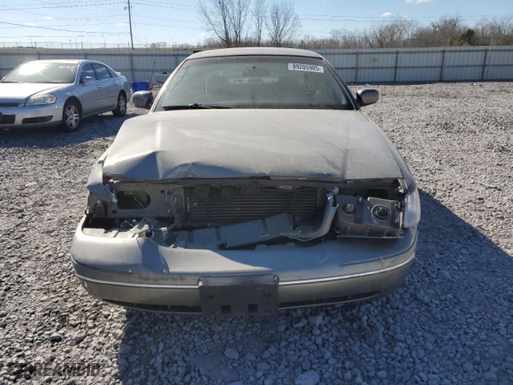 2003 Ford Crown Victoria Standard with VIN 2FAFP73W63X121139, listed as a Copart auction lot 89205905 with 112,450 mi miles and Salvage Title. Bid and sale history available at carsss.com. Image 5.